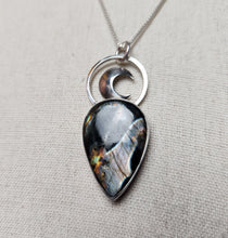 Load image into Gallery viewer, GD - Standing on the Moon with labradorite