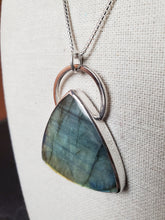 Load image into Gallery viewer, Blind Melon - Change with labradorite

