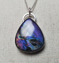 Load image into Gallery viewer, Wildflowers with labradorite

