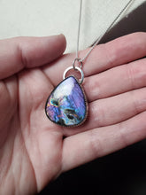 Load image into Gallery viewer, Wildflowers with labradorite
