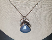 Load image into Gallery viewer, Phish - Strange Design with giant high-dome chalcedony
