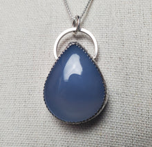 Load image into Gallery viewer, Phish - Strange Design with giant high-dome chalcedony

