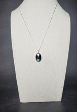 Load image into Gallery viewer, Phish - Waste with rose-cut kyanite
