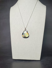 Load image into Gallery viewer, Billy Strings - Turmoil &amp; Tinfoil with labradorite
