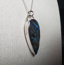 Load image into Gallery viewer, Phish - Joy with labradorite
