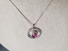 Load image into Gallery viewer, Talking Heads - Naive Melody with pink Chanthaburi sapphire

