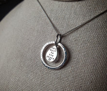 Load image into Gallery viewer, Talking Heads - Naive Melody with pink Chanthaburi sapphire
