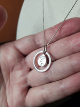 Load image into Gallery viewer, Talking Heads - Naive Melody with pink Chanthaburi sapphire
