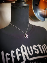 Load image into Gallery viewer, Talking Heads - Naive Melody with pink Chanthaburi sapphire

