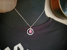Load image into Gallery viewer, Talking Heads - Naive Melody with pink Chanthaburi sapphire
