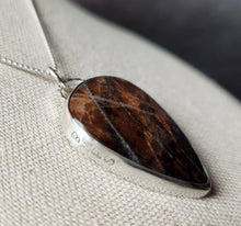 Load image into Gallery viewer, Billy Strings - Gild the Lily with purple haze sunstone
