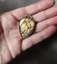 Load image into Gallery viewer, Billy Strings - Gild the Lily with purple haze sunstone
