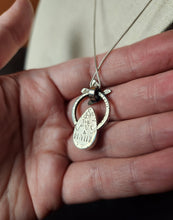 Load image into Gallery viewer, Goose - Empress of Organos with aquamarine [pendant only]
