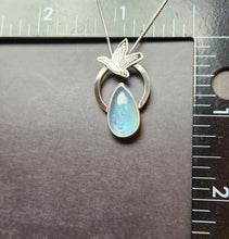 Load image into Gallery viewer, Goose - Empress of Organos with aquamarine [pendant only]
