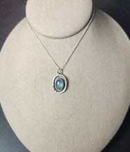 Load image into Gallery viewer, Phish - Bathtub Gin with icy blue kyanite
