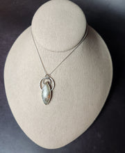 Load image into Gallery viewer, GD - Eyes of the World with Tanzanian green sunstone
