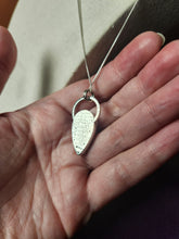 Load image into Gallery viewer, Goose - Give it Time with labradorite
