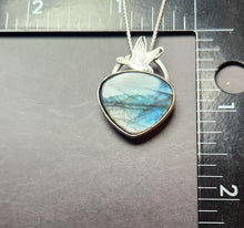 Load image into Gallery viewer, Goose - Factory Fiction with labradorite
