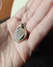 Load image into Gallery viewer, Goose - Factory Fiction with labradorite
