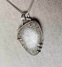 Load image into Gallery viewer, Phish - Bug with gembone [pendant only]
