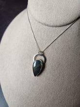 Load image into Gallery viewer, Goose - Give it Time with labradorite
