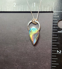 Load image into Gallery viewer, Goose - Give it Time with labradorite
